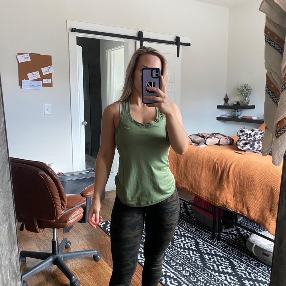 Women’s Nike dry fit running